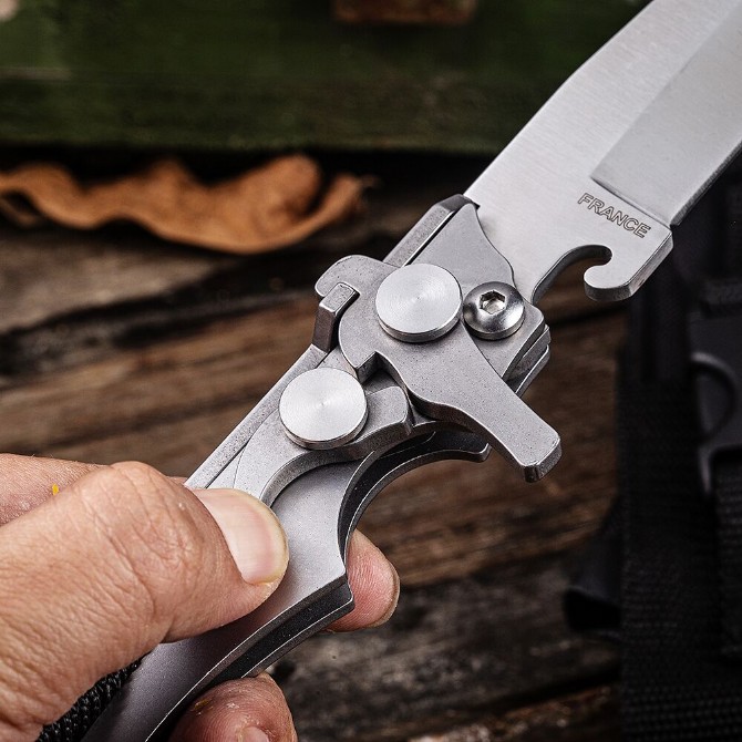 WX mechanism folding knife