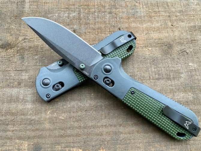 Benchmade butterfly 430BK folding knife (green handle half tooth)