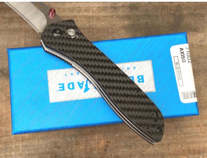 Benchmade butterfly 710D2 folding knife (carbon fiber handle)