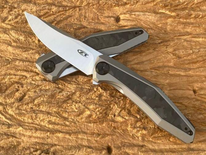 ZT 0470 ceramic bearing quick opening folding knife