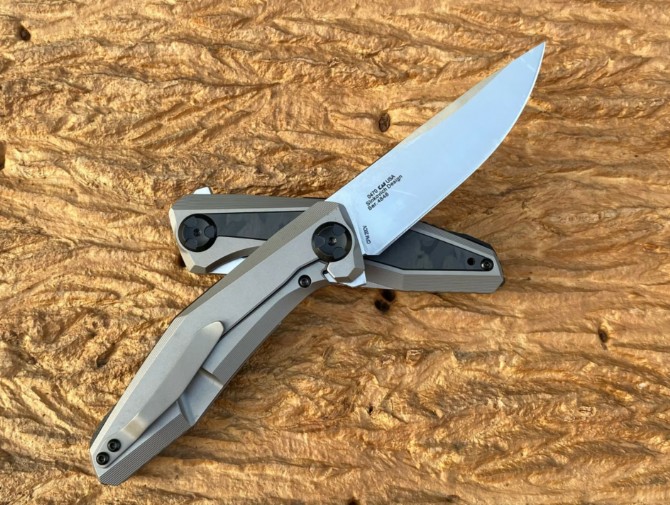 ZT 0470 ceramic bearing quick opening folding knife