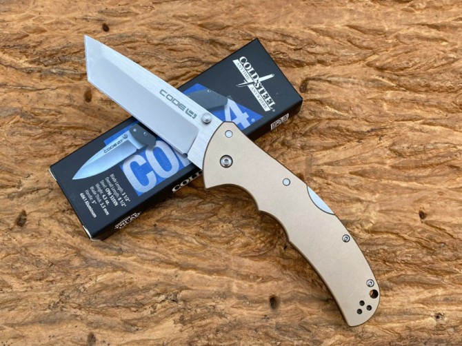 Coldsteel [Cold Steel Code 4] Taiwan version, S35vn steel belt lock. Genuine export OEM quality EDC folding knife