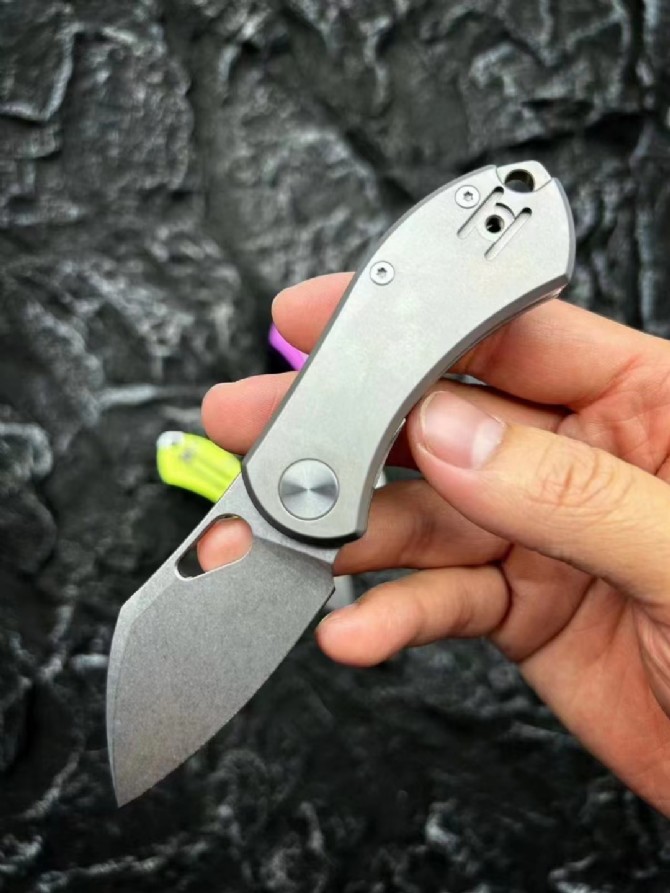 Giant Rat Mini Pocket Knife