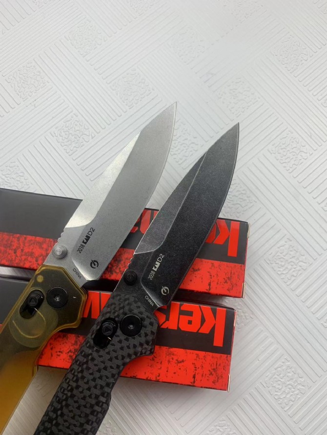 Latest card show 2038 axis lock folding knife (two styles)