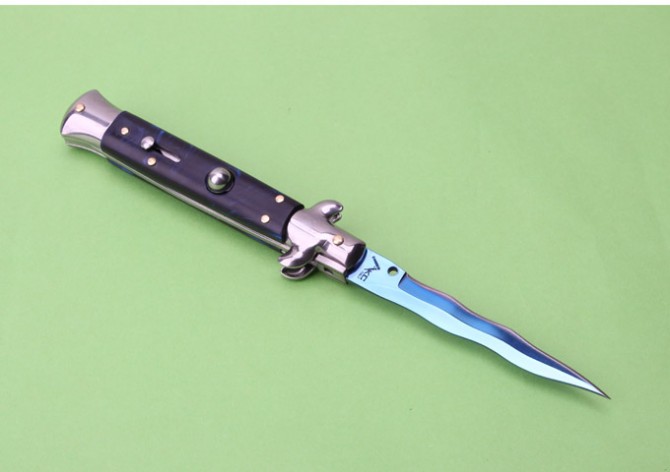 9-inch AKC Italian jump knife-Blue Sky (white steel head water wave blade)