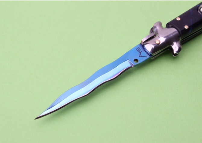 9-inch AKC Italian jump knife-Blue Sky (white steel head water wave blade)