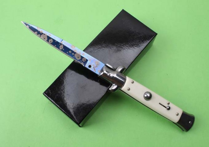 2016 new version 9-inch AKC Italian Mafia jumping knife (imitation blue dot)