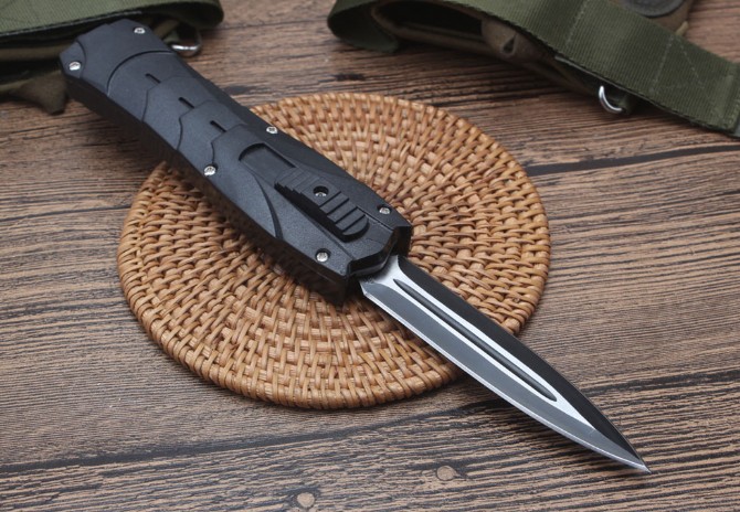 Avenger Jump Knife - (Economic Version) Carbon Fiber Handle and Black Handle