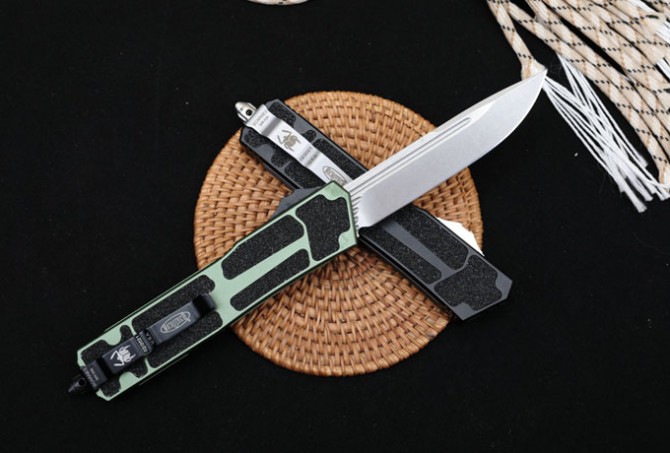 Microtech Navy Beetle (2)