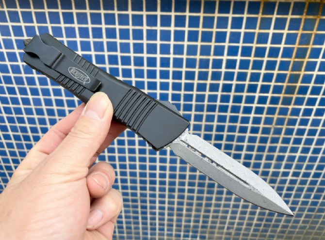 Replica Microtech Cerberus Jump Knife (Damascus Steel)