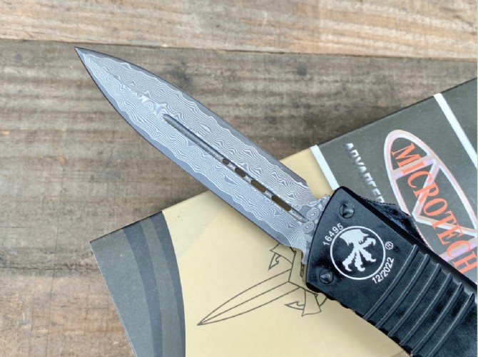 Replica Microtech Cerberus Jump Knife (Damascus Steel)