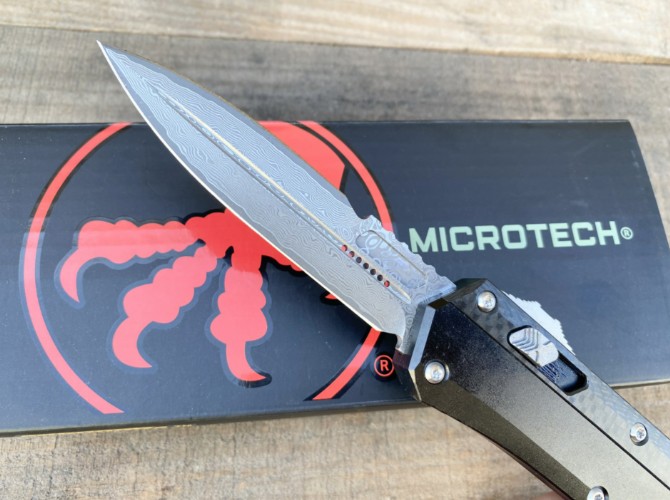 New Microtech Zombie Jump Knife (Damascus Carbon Fiber Handle)