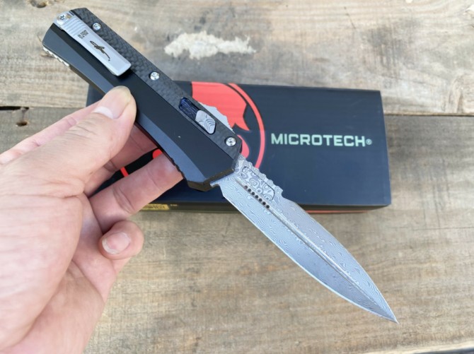 New Microtech Zombie Jump Knife (Damascus Carbon Fiber Handle)