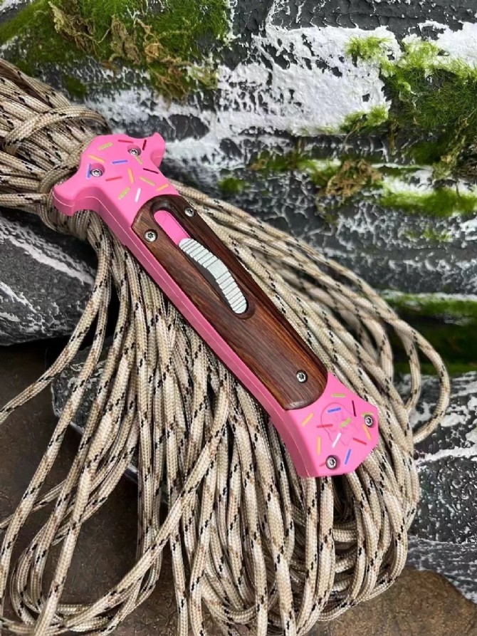 Donut AKC Straight Jump Knife