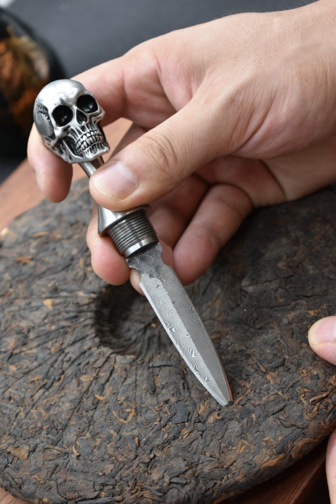 Damascus - Steel Skull Skeleton (also known as Skull Tea Knife)