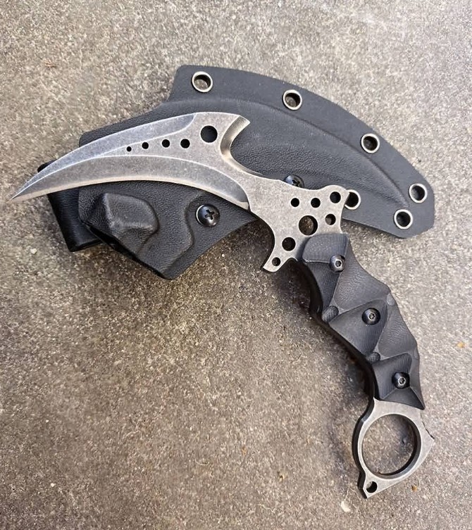 Resident Evil Chris Claw Blade (Pteranodon)