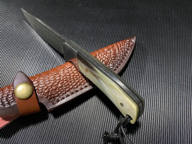 Oscar- Damascus VG10 Hunting Knife