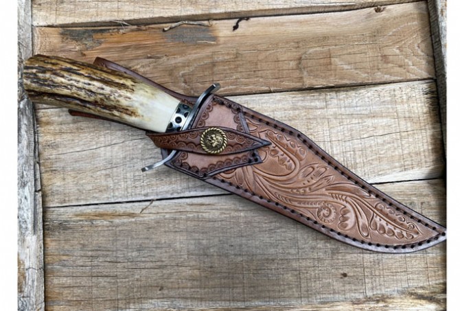 Supreme Wild Antler Damascus Collectible Knife