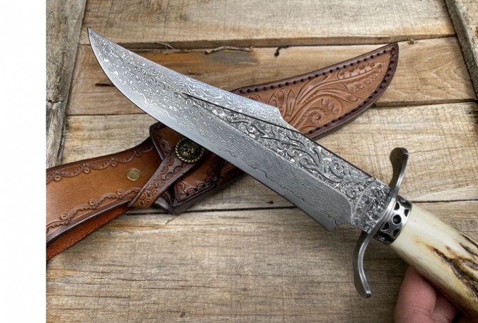 Supreme Wild Antler Damascus Collectible Knife