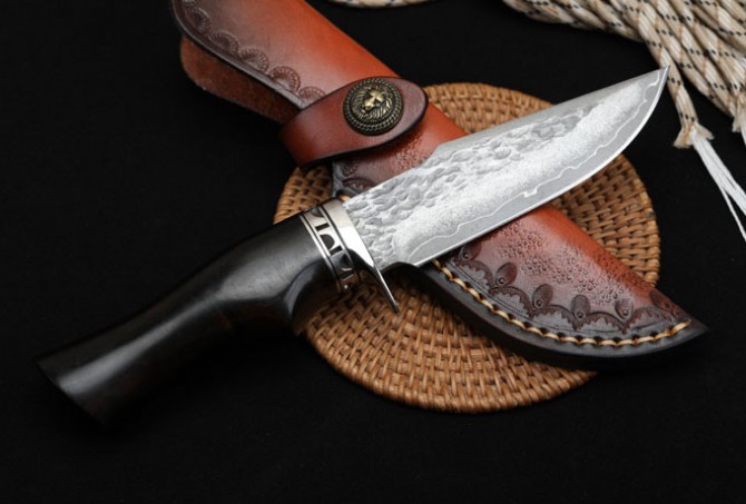 Cold Light Hunting Knife - Damascus Handmade Knife