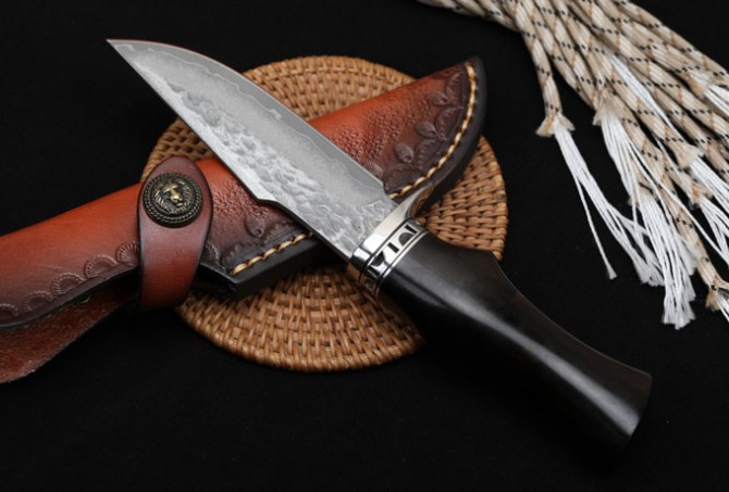 Cold Light Hunting Knife - Damascus Handmade Knife