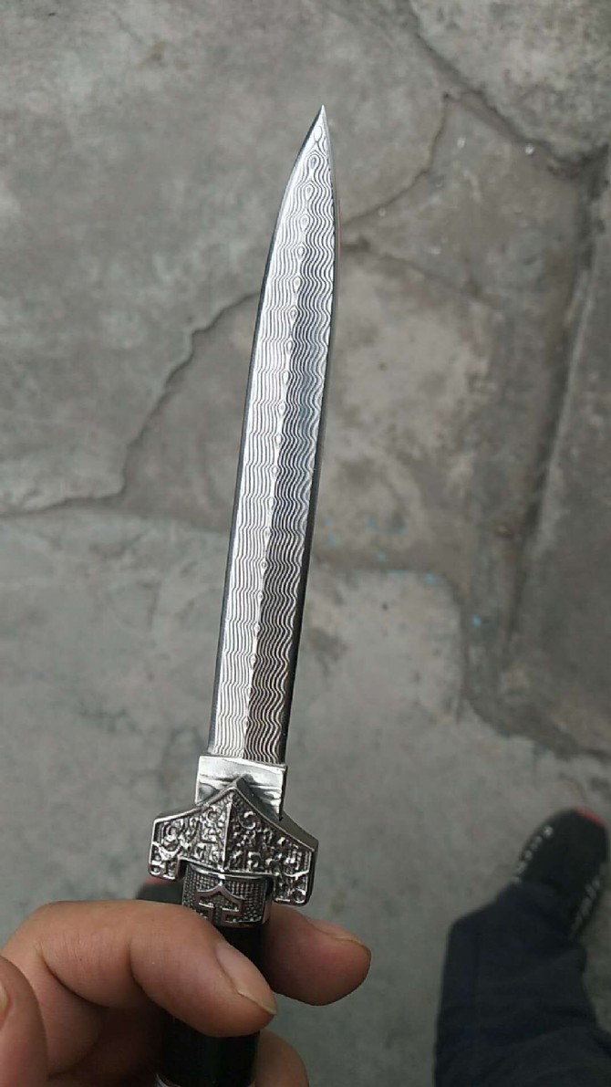 Damascus Supreme Small Sword (note that the blade pattern has been changed)