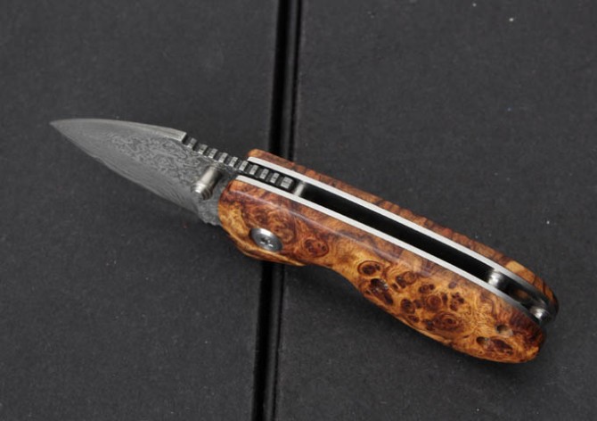 Red Shadow Wood - Damascus Folding Knife