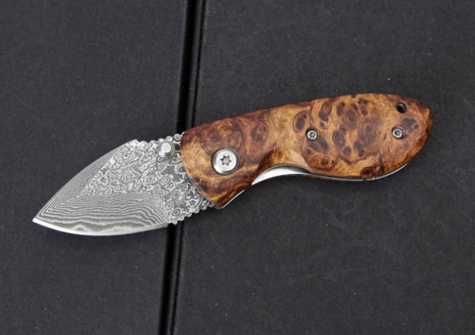 Red Shadow Wood - Damascus Folding Knife