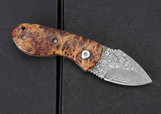 Red Shadow Wood - Damascus Folding Knife