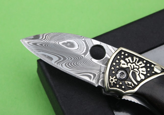 Swedish Powder Damascus Folding Knife (Big QQ)