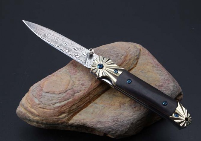 Imported Ruifeng Damascus steel blue spirit ebony handle folding knife