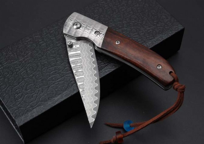 Thomas-Desert Ironwood Damascus Folding Knife