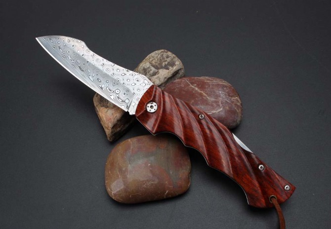 Imported Ruifeng Damascus rosewood folding knife