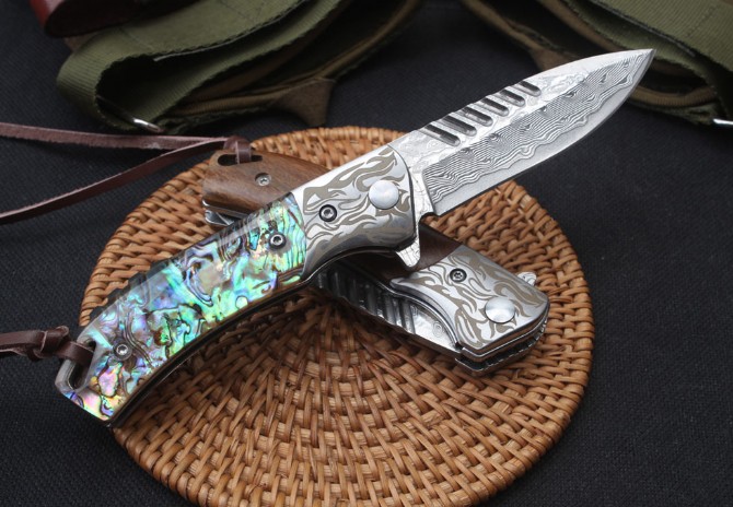 Silver Wolf-Quick Opening Folding Knife (Damascus Steel)