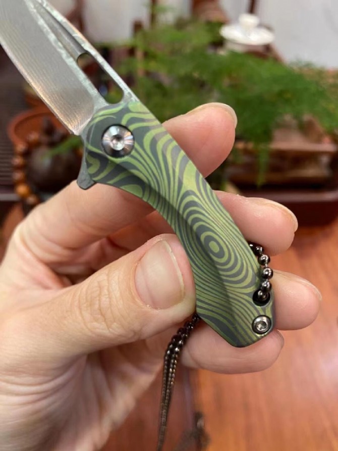 Green Arrow Titanium Damascus Steel Pocket Knife