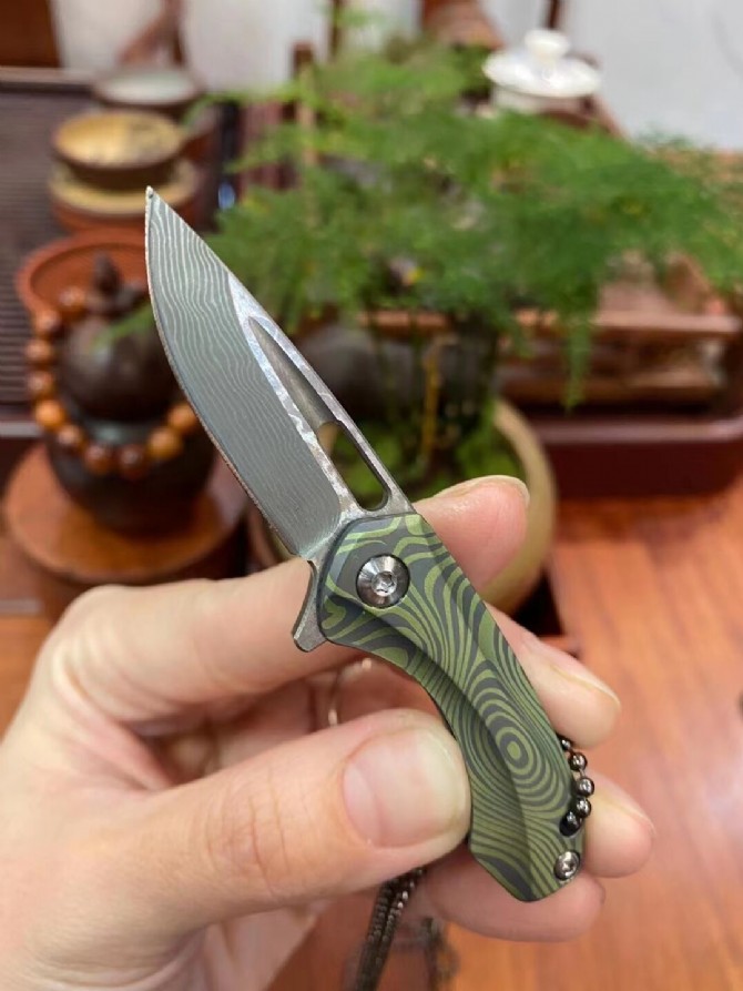 Green Arrow Titanium Damascus Steel Pocket Knife