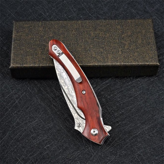 VG10 Damascus – Flamingo Folding Knife