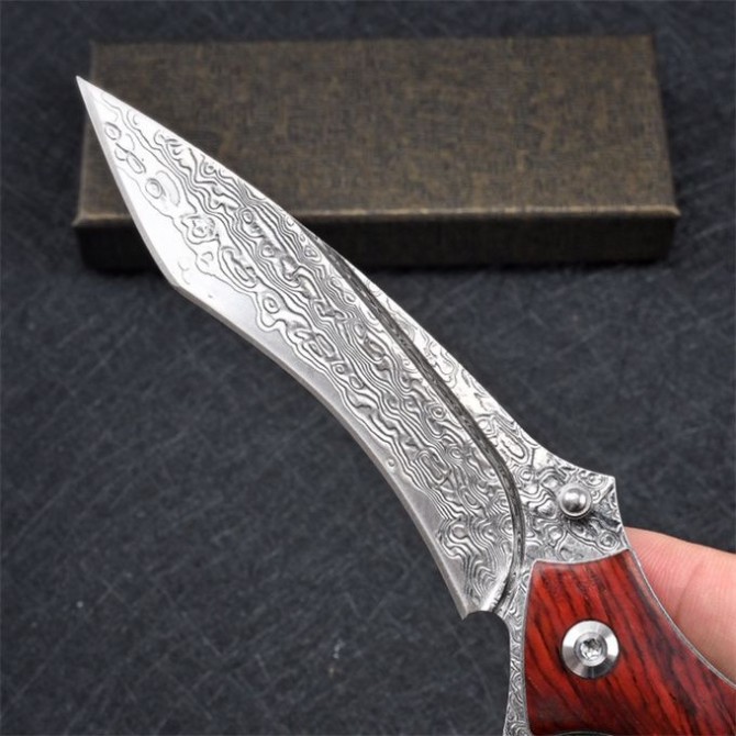 VG10 Damascus – Flamingo Folding Knife