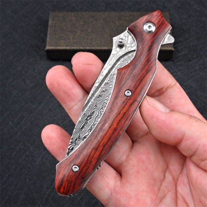 VG10 Damascus – Flamingo Folding Knife