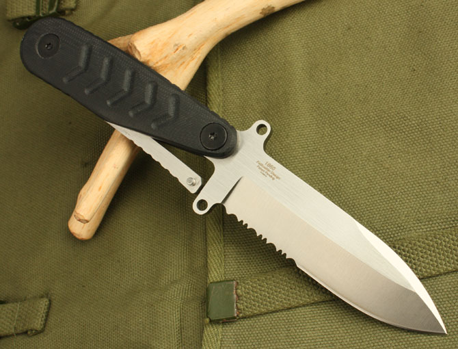 Timberline—Spear Point Tactical Knife (White Half Teeth)