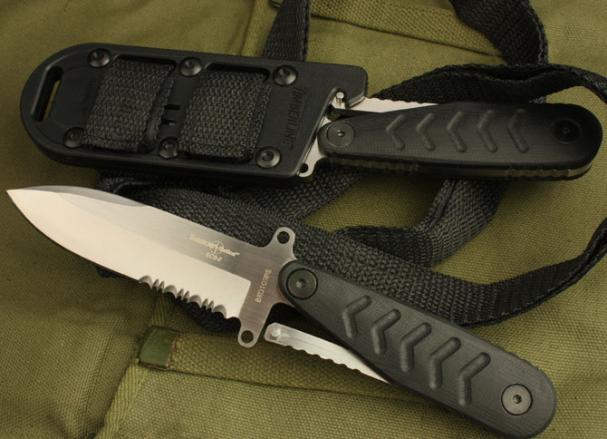 Timberline—Spear Point Tactical Knife (White Half Teeth)